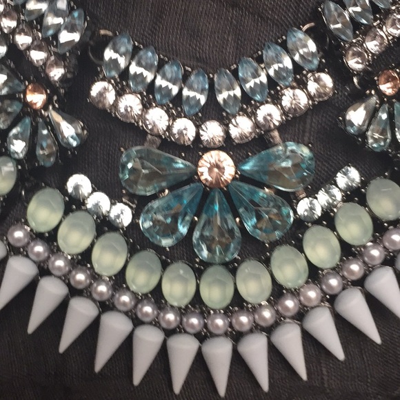 BaubleBar Statement Necklace - Picture 3 of 4